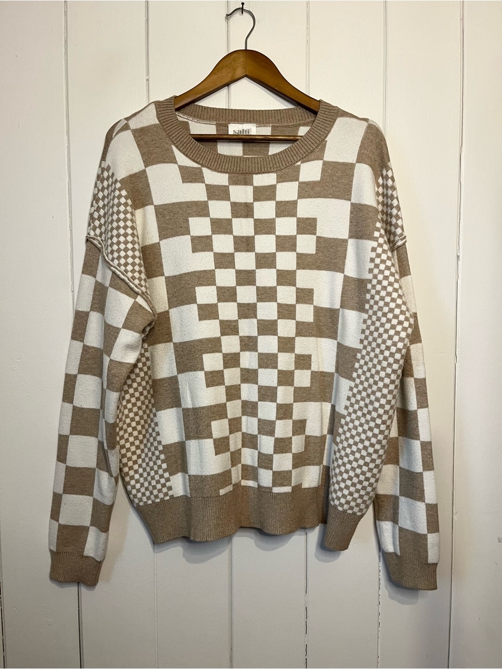 Salti Road White and Beige Multi Checkered Print Sweater. Size XL.